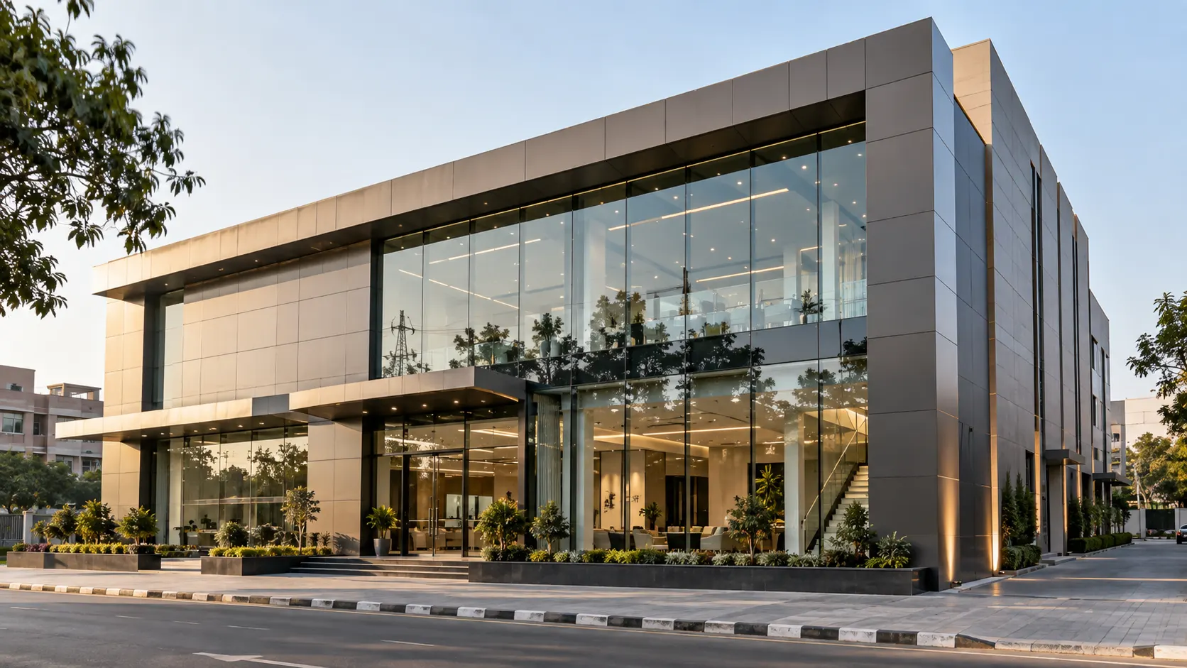 Commercial facade combining structural glazing and ACP cladding